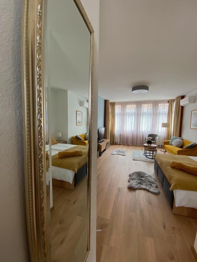 Lovag8 Apartment Boedapest Buitenkant foto