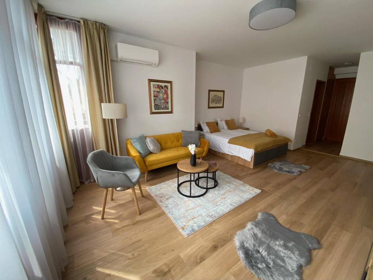 Lovag8 Apartment Boedapest Buitenkant foto